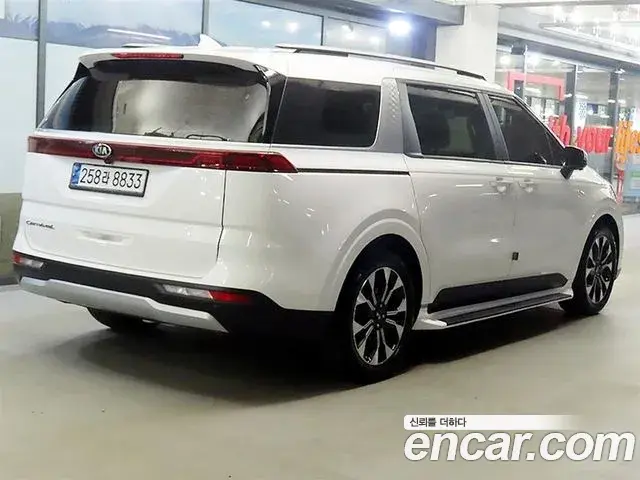 Kia Carnival 2021 — Фото 4/20