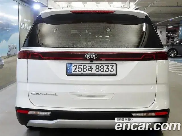 Kia Carnival 2021 — Фото 5/20
