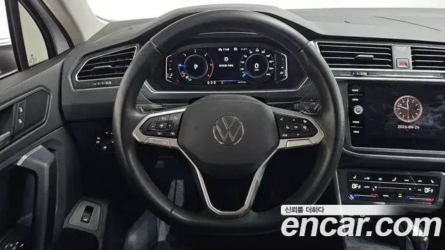 Volkswagen Tiguan 2021 — ფოტო 33/33