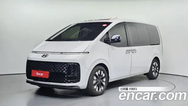 Hyundai Staria 2023 — Photo 6/20