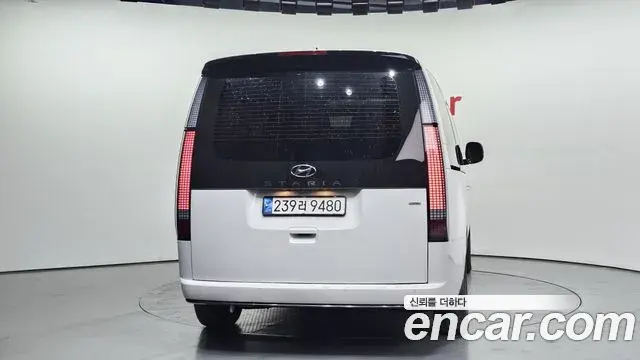 Hyundai Staria 2023 — Photo 5/20