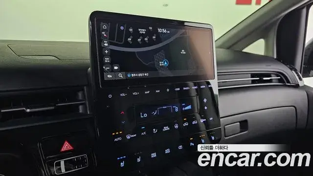 Hyundai Staria 2023 — Photo 2/20