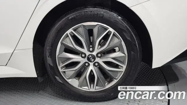 Kia K5 2020 — Şəkil 15/30