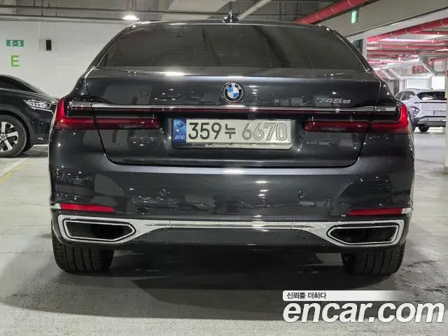 BMW 7 Series 2021 — ფოტო 6/20