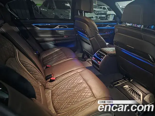 BMW 7 Series 2021 — ფოტო 14/20