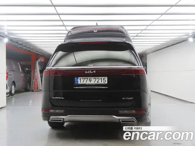 Kia Carnival 2022 — Фото 3/20