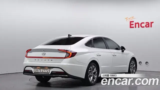 Hyundai Sonata Hybrid 2020 — Photo 19/30