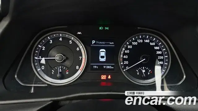 Hyundai Sonata Hybrid 2020 — Photo 2/30