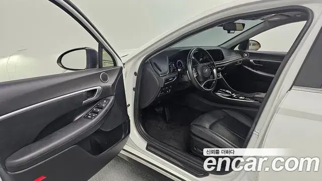 Hyundai Sonata Hybrid 2020 — Photo 11/30