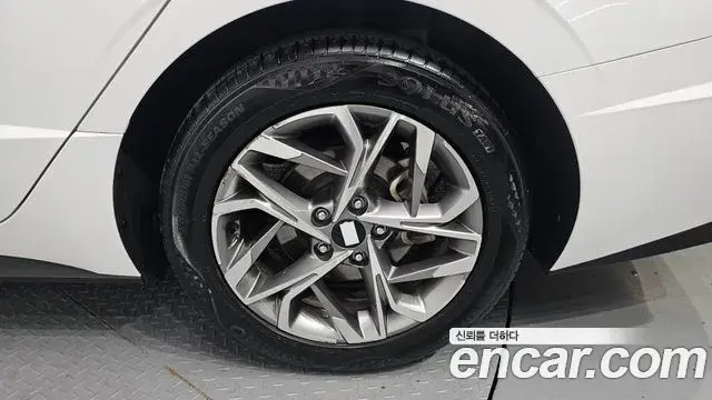 Hyundai Sonata Hybrid 2020 — Photo 10/30