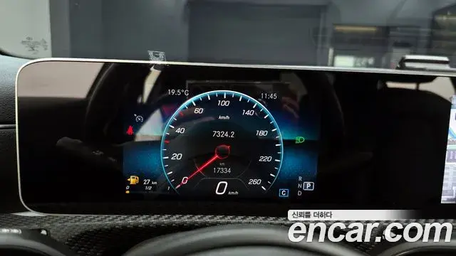 Mercedes-Benz A-Class 2020 — ფოტო 29/30