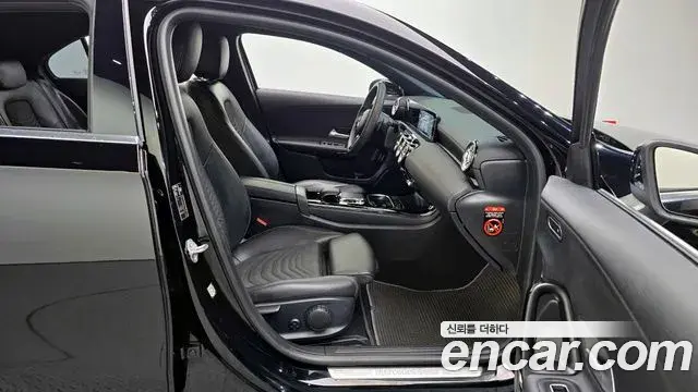 Mercedes-Benz A-Class 2020 — ფოტო 10/30
