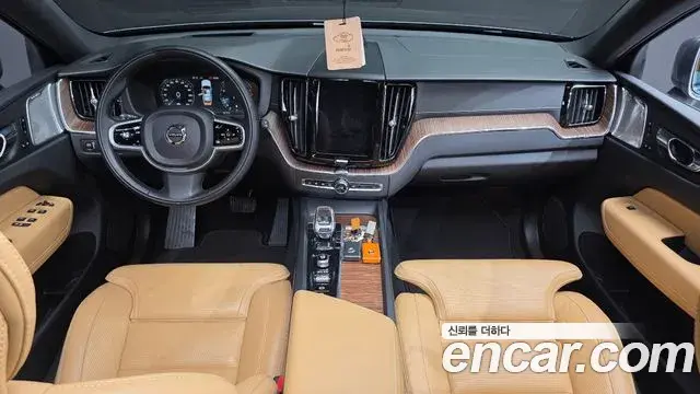 Volvo XC60 2021 — Şəkil 10/30