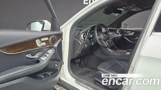 Mercedes-Benz GLC-Class 2020 — ფოტო 18/20