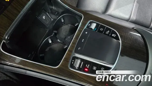 Mercedes-Benz GLC-Class 2020 — ფოტო 7/20