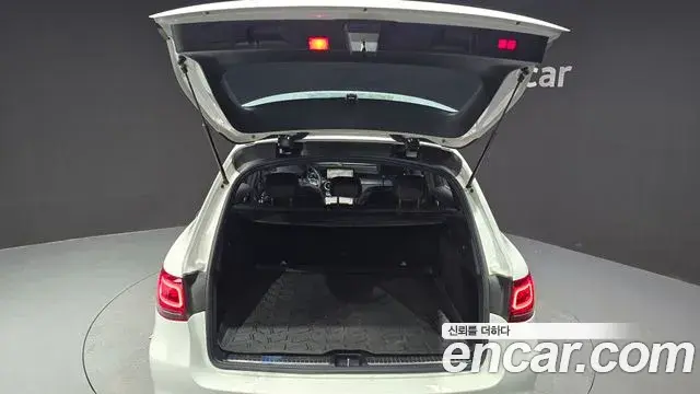 Mercedes-Benz GLC-Class 2020 — ფოტო 2/20