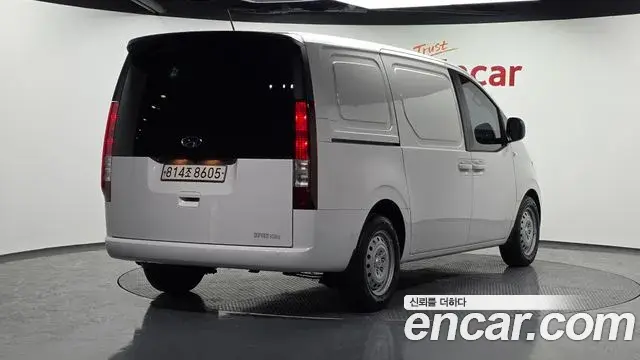 Hyundai Staria 2022 — Photo 24/30
