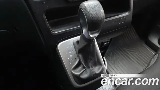 Hyundai Staria 2022 — Photo 6/30