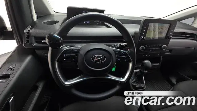 Hyundai Staria 2022 — Photo 3/30