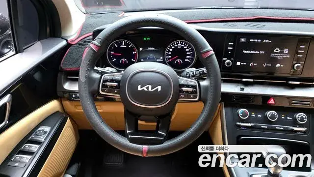 Kia Carnival 2022 — Фото 13/20