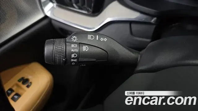 Volvo V60 Cross Country 2020 — ფოტო 10/37