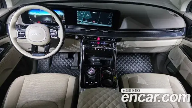 Kia Carnival 2021 — ფოტო 18/20