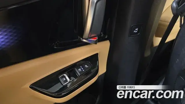 Kia Carnival 2023 — Фото 18/20
