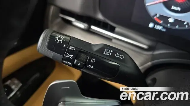 Kia Carnival 2023 — Фото 19/20