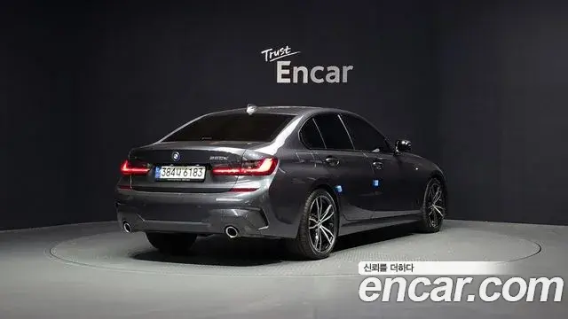 BMW 3 Series 2021 — Photo 16/20