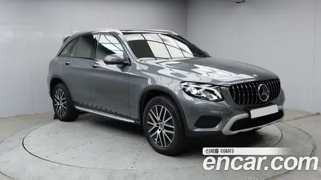 Mercedes-Benz GLC-Class 2018 — Photo 7/20