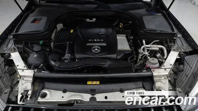 Mercedes-Benz GLC-Class 2018 — Photo 8/20