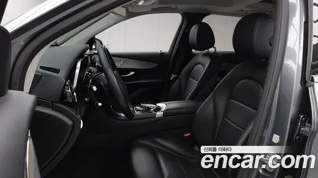 Mercedes-Benz GLC-Class 2018 — Photo 6/20