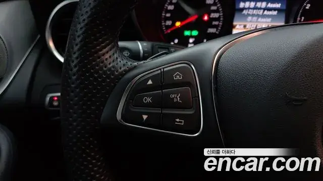 Mercedes-Benz GLC-Class 2018 — Photo 17/20