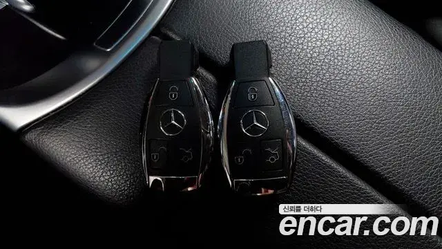 Mercedes-Benz GLC-Class 2018 — Photo 2/20