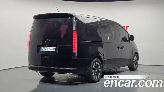 Hyundai Staria 2021 — Фото 2/20