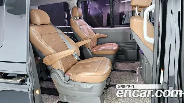 Hyundai Staria 2021 — Фото 11/20