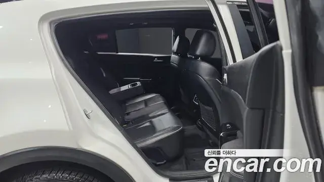 Kia Sportage The Bold 2018 — Şəkil 16/20