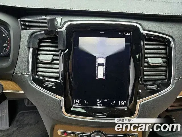Volvo XC90 2019 — Şəkil 20/20