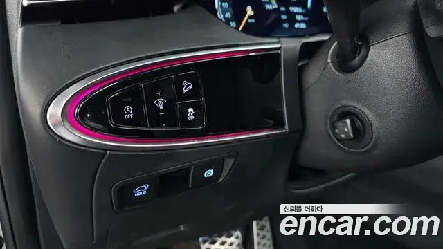 Genesis GV70 2021 — ფოტო 40/41