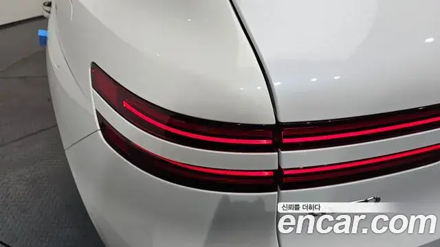 Genesis GV70 2021 — ფოტო 36/41