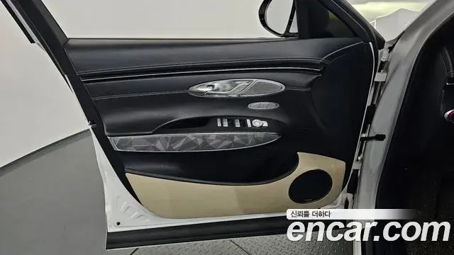 Genesis GV70 2021 — ფოტო 26/41