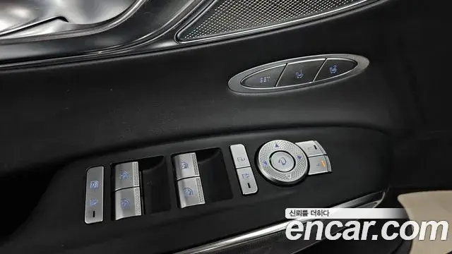 Genesis GV70 2021 — ფოტო 34/41