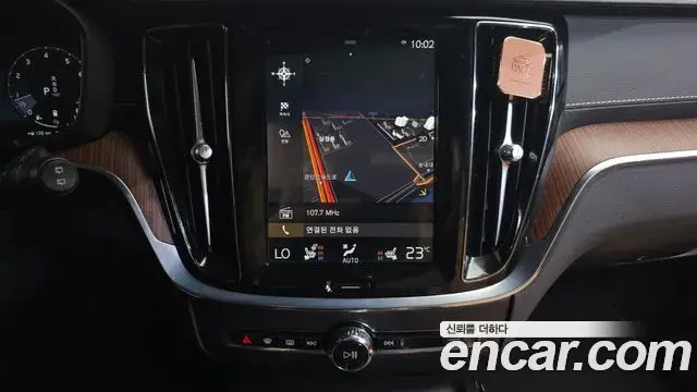 Volvo V60 Cross Country 2020 — Фото 13/20