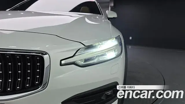 Volvo V60 Cross Country 2020 — Şəkil 36/36