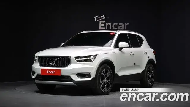 Volvo XC40 2020 — Фото 9/20