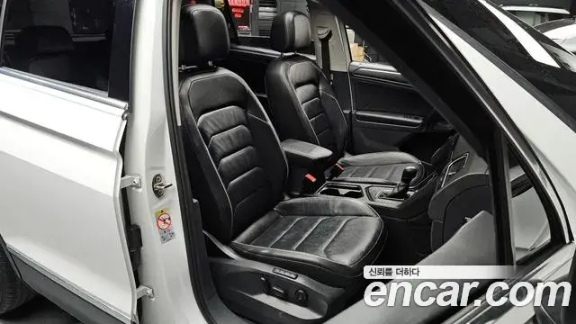 Volkswagen Tiguan 2018 — Фото 10/20