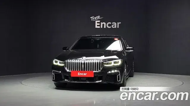 BMW 7 Series 2022 — Photo 19/20