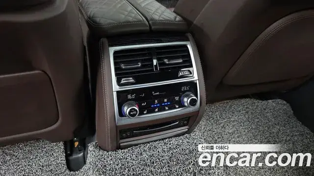 BMW 7 Series 2022 — Photo 18/20
