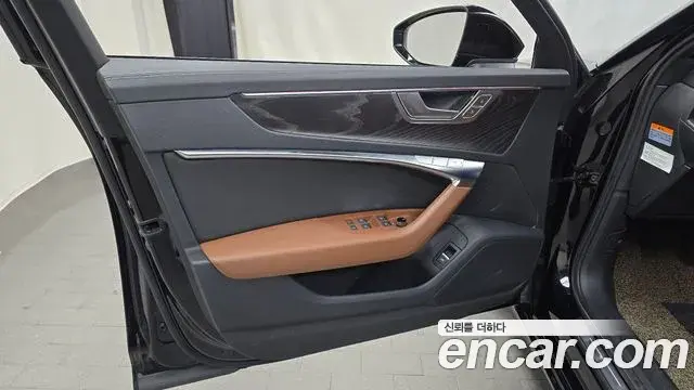 Audi A6 2021 — ფოტო 15/34