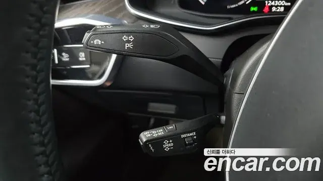 Audi A6 2021 — ფოტო 11/34